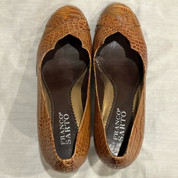 Women’s size 8.5 Franco Sarto leather pumps - Brown Crocodile Pattern Heels - Picture 11 of 11